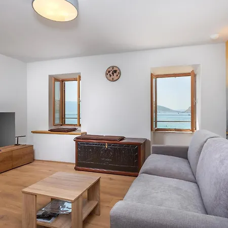 Apartmán Lovely In With House Sea View Baška