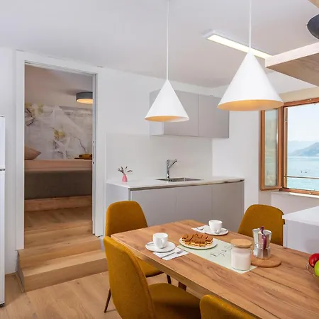 아파트 Lovely In With House Sea View *